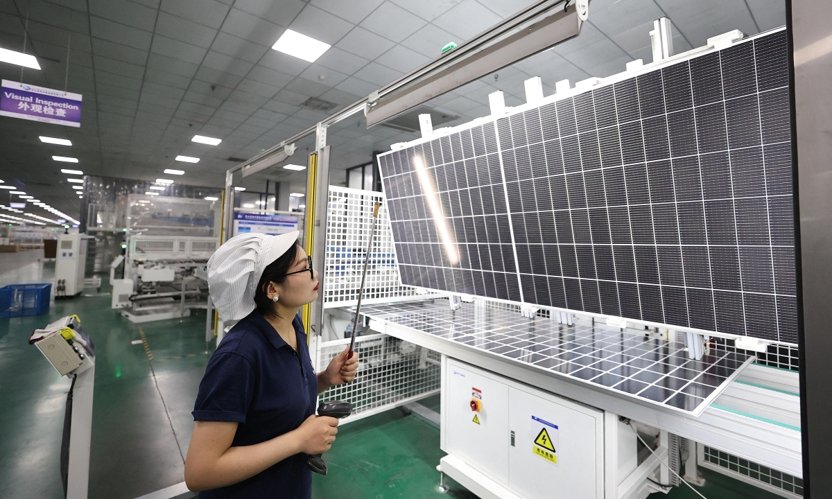 Xung đột Trung Đông củng cố vị thế công nghiệp xanh Trung Quốc