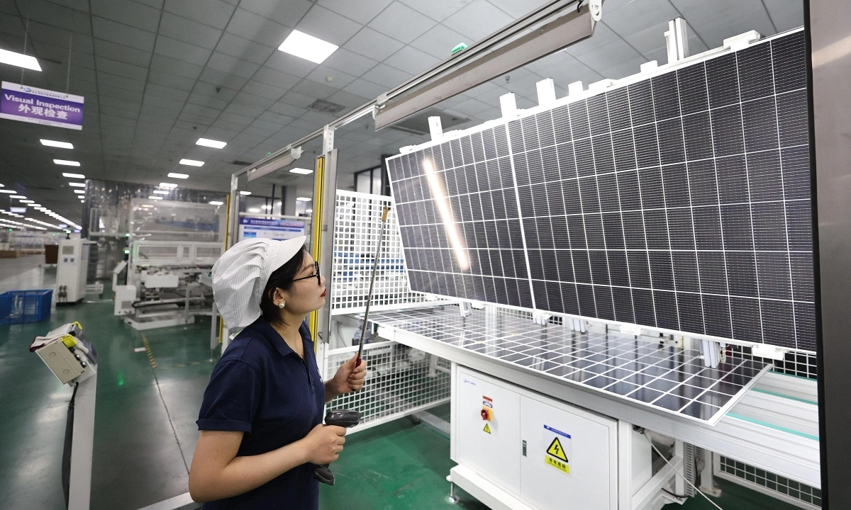 Khủng hoảng thừa thiết bị điện mặt trời Trung Quốc