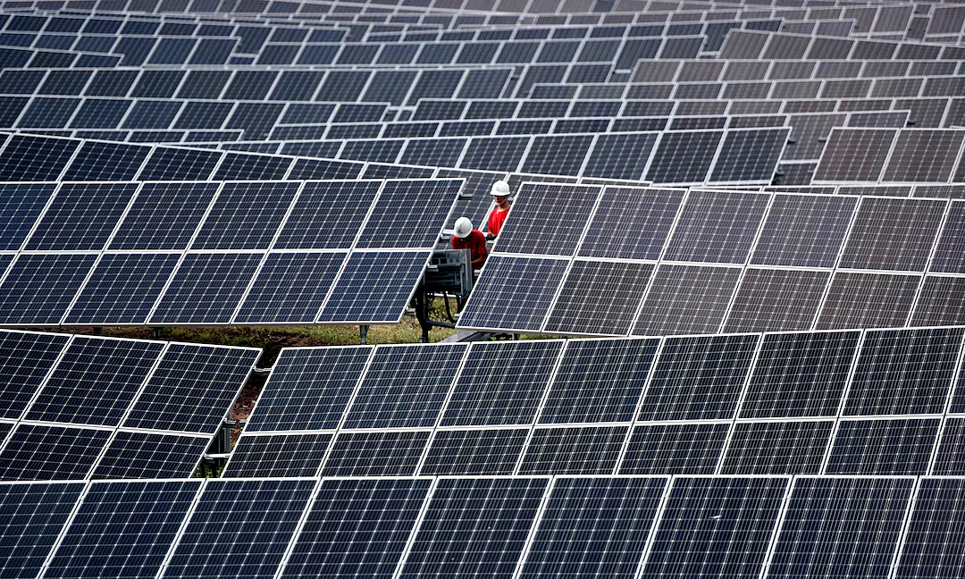 Xe điện, pin mặt trời Trung Quốc bán chạy giữa khủng hoảng năng lượng