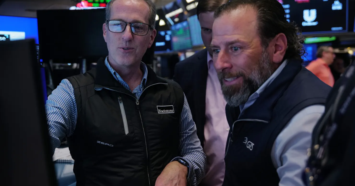 SP 500 đi xuống sau số liệu CPI, giá dầu hoàn tất tuần giảm mạnh nhất 6 năm