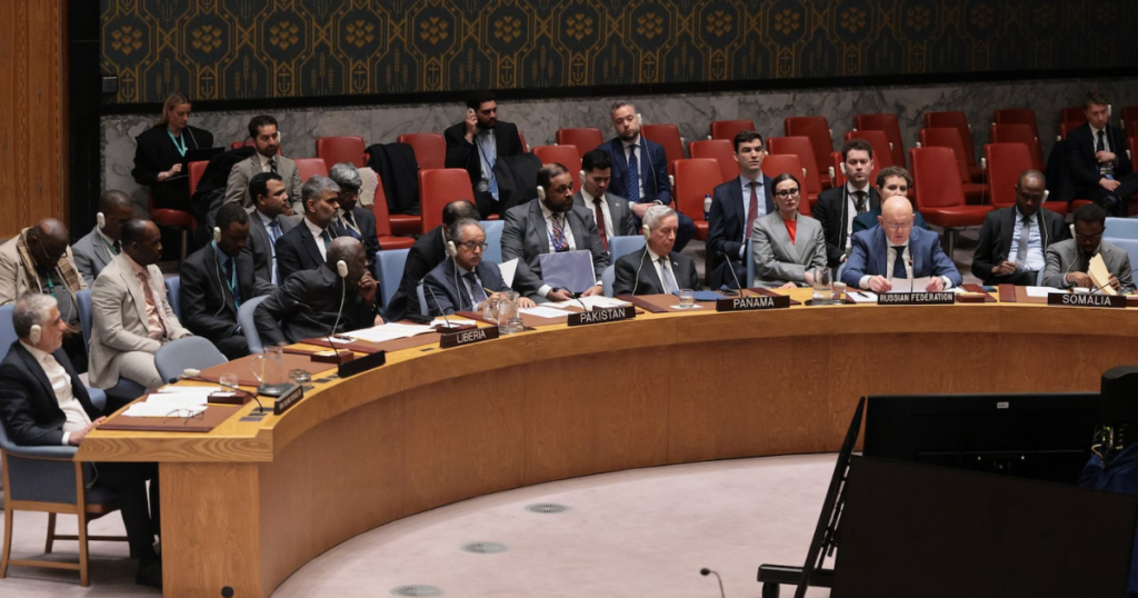 Nga và Trung Quốc phủ quyết nghị quyết của Liên hợp quốc về việc mở lại eo biển Hormuz