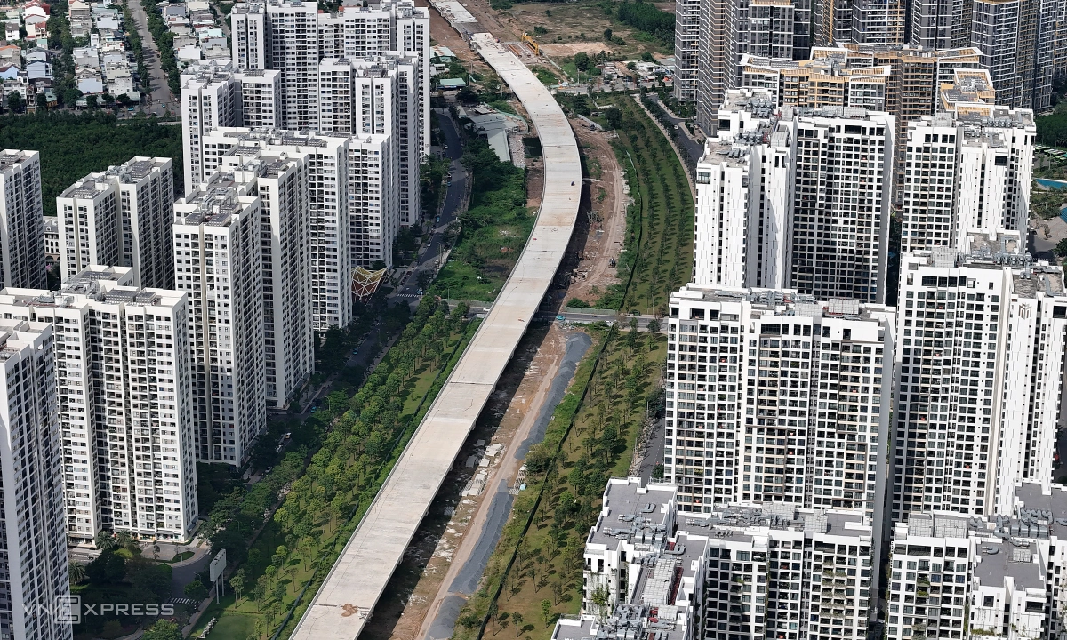 Đã có chỗ ở, nên đầu tư thêm chung cư hay nhà đất?