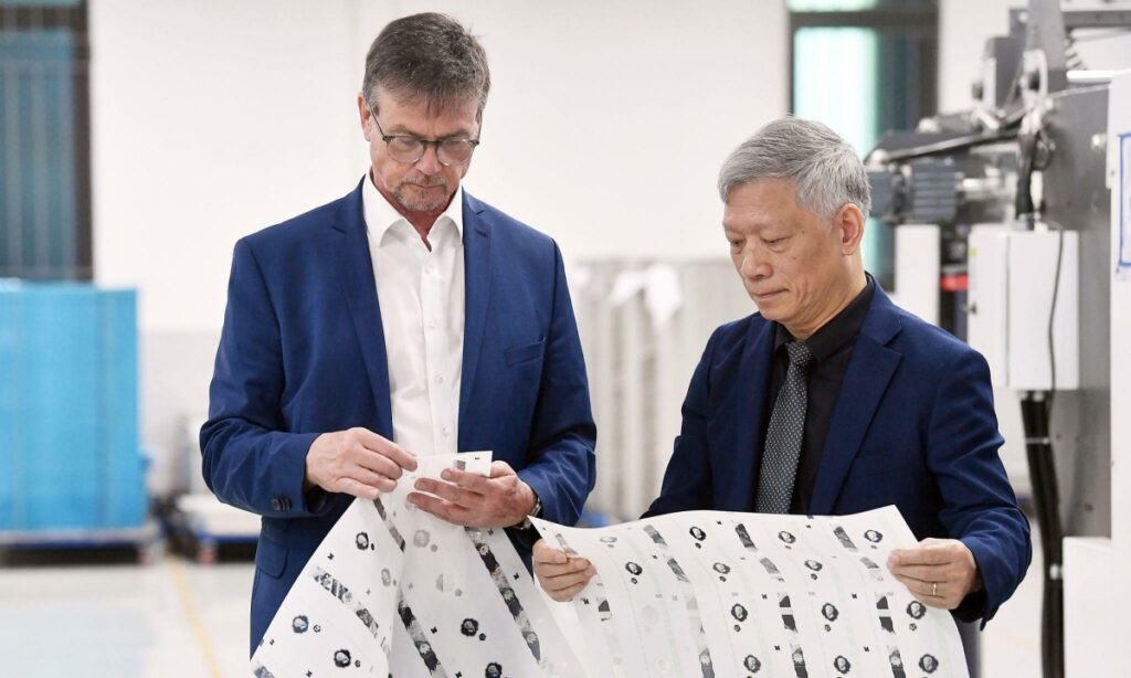 Polymer Q&T hợp tác tập đoàn Đức phát triển bảo an tiền polymer