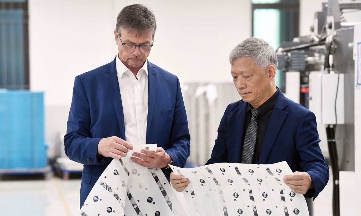 Polymer Q&T hợp tác tập đoàn Đức phát triển bảo an tiền polymer