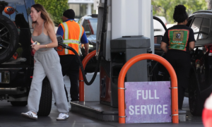 Bộ trưởng Năng lượng Mỹ nói giá xăng đã chạm đỉnh