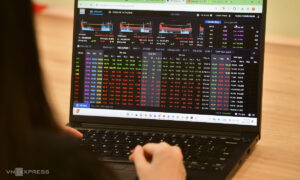 Khối ngoại bán ròng mạnh nhất nửa tháng qua