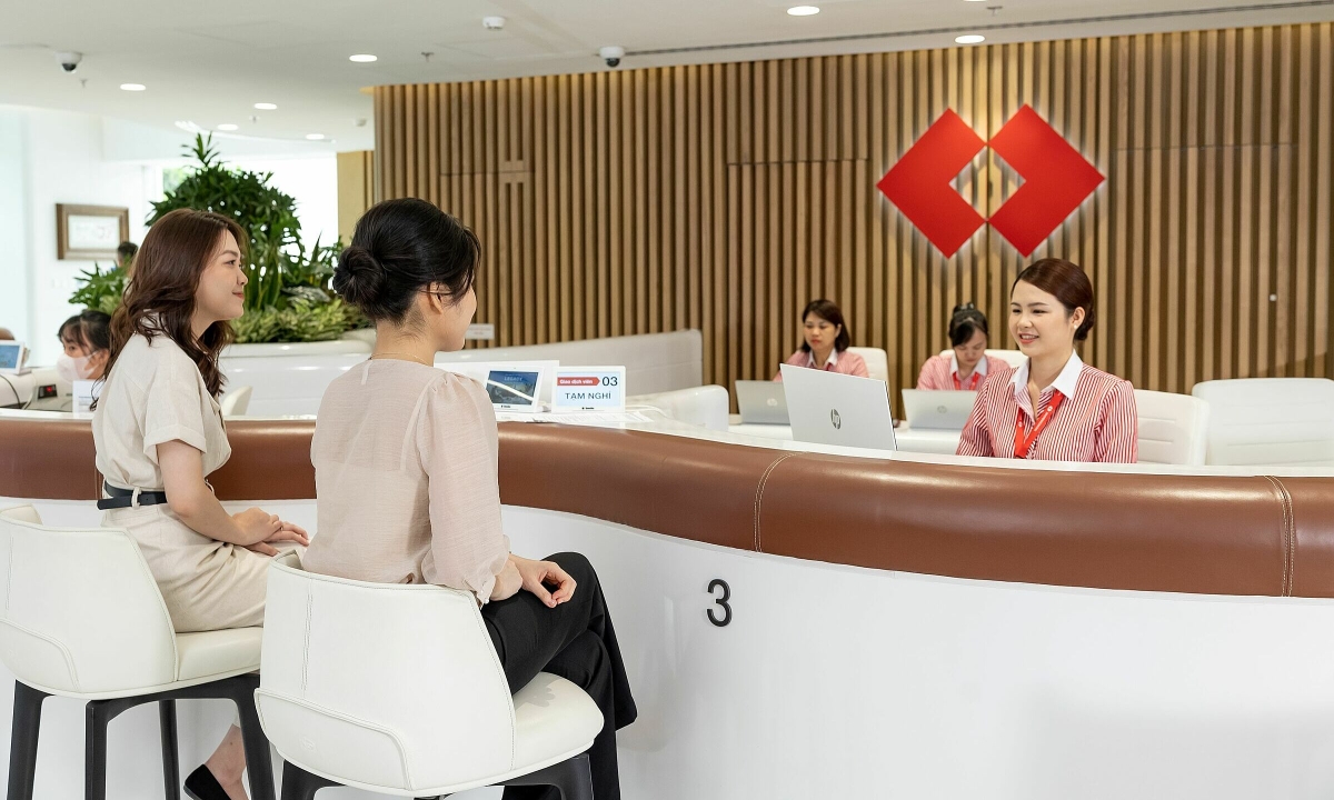 Techcombank ghi nhận phí dịch vụ tăng 47% trong quý I