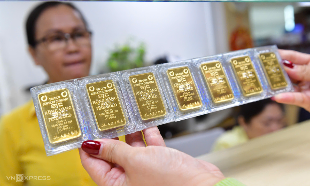 Giá vàng lùi về 166 triệu đồng trước nghỉ lễ