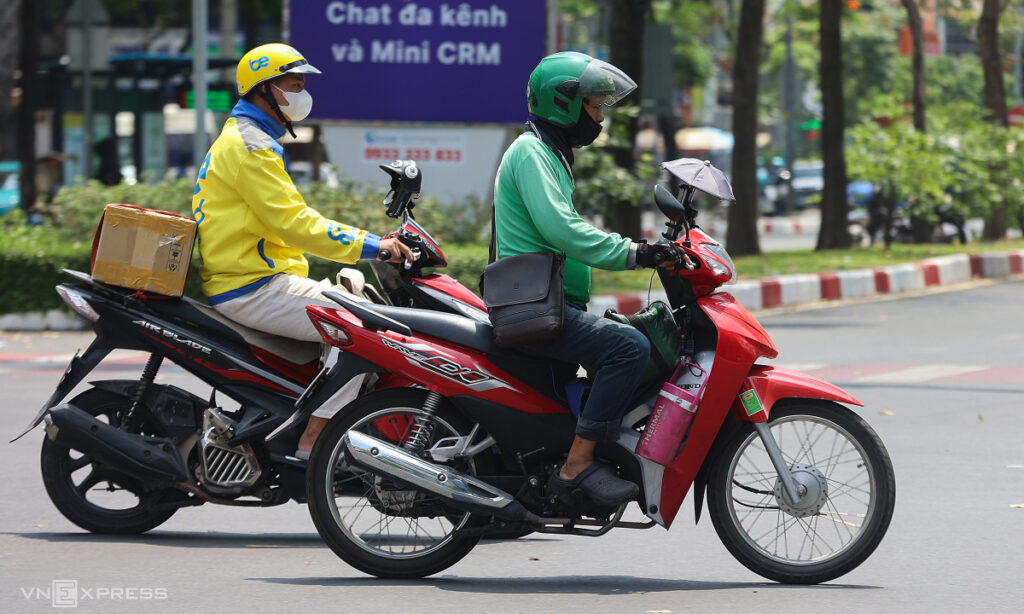 Xe ôm công nghệ đồng loạt tăng giá
