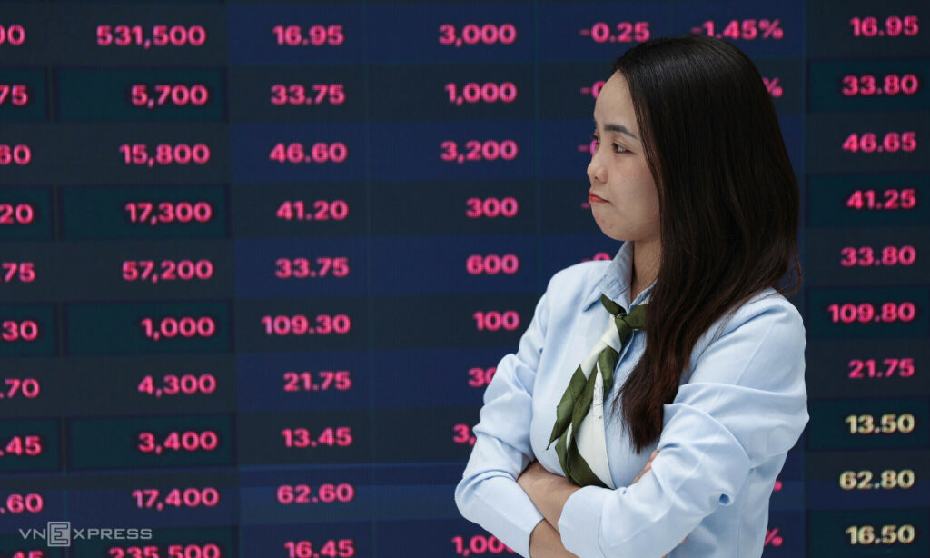 Chứng khoán giảm điểm phiên cuối tuần