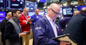 Dow Jones giảm 5 phiên liên tiếp, giá dầu nhảy lên ngưỡng 120 USD/thùng