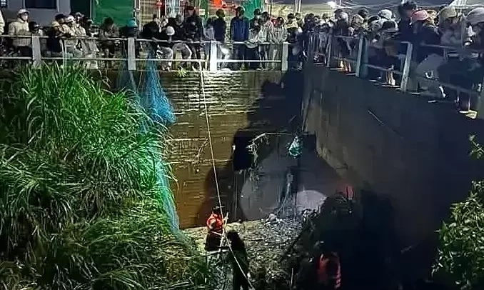 Bé gái 12 tuổi ở Đà Lạt bị lũ cuốn