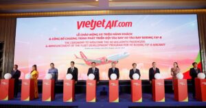 Vietjet chào mừng 50 triệu lượt khách Việt Nam - Thái Lan, phát triển đội bay Boeing thế hệ mới