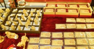 Giá vàng miếng SJC và vàng nhẫn bất động sau hai phiên bật tăng