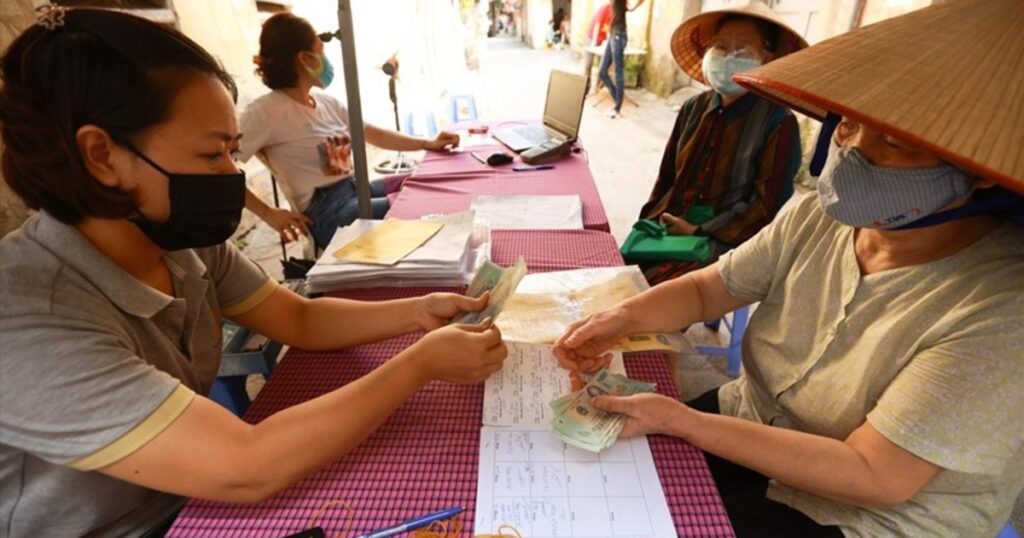 Hà Nội dừng tiếp nhận người hoạt động không chuyên trách cấp xã vào công chức