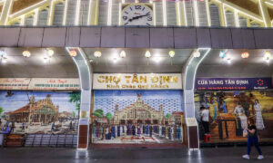 Chợ 100 tuổi ở TP HCM 'khoác áo mới' với loạt tranh bích họa