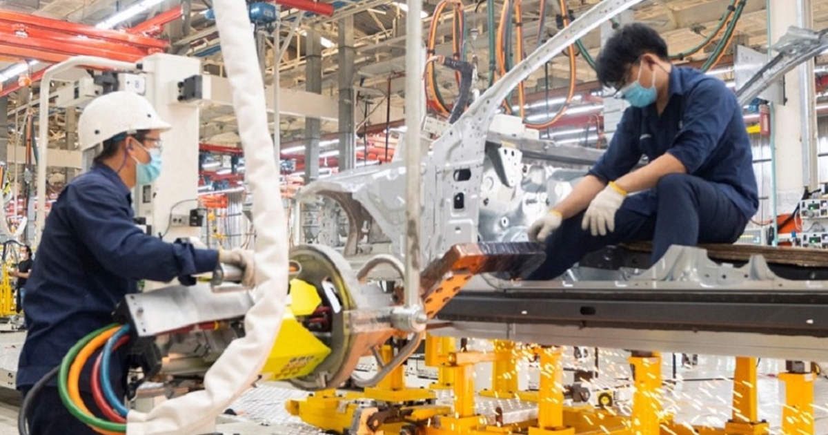 PMI tháng 4 rơi xuống 50,5 điểm, đơn hàng mới sụt giảm lần đầu sau 8 tháng