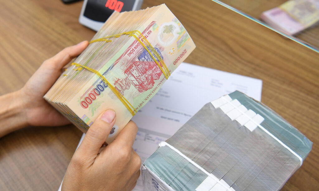 Nợ thuế 1 triệu đồng và bỏ địa điểm kinh doanh có thể bị cấm xuất cảnh