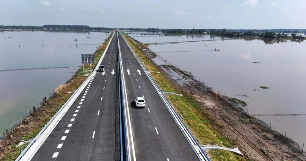 Thông xe nhiều tuyến cao tốc, phục vụ nhu cầu đi lại tăng cao dịp lễ