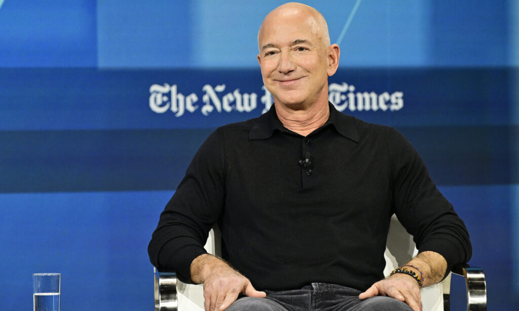 Jeff Bezos: Nửa số người nộp thuế Mỹ nên được miễn thuế