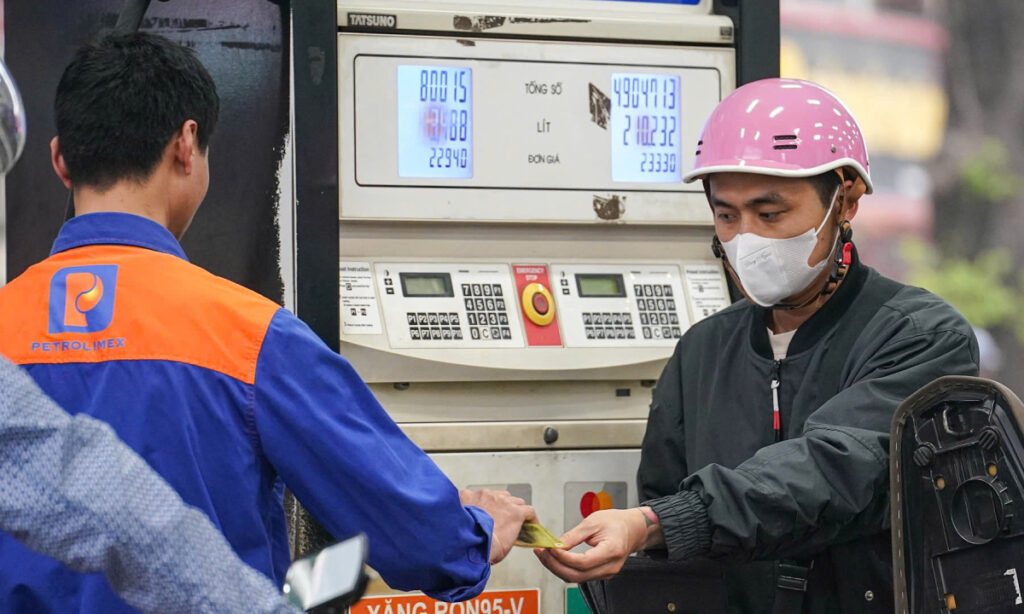 Điều chỉnh giá xăng dầu từ 15h
