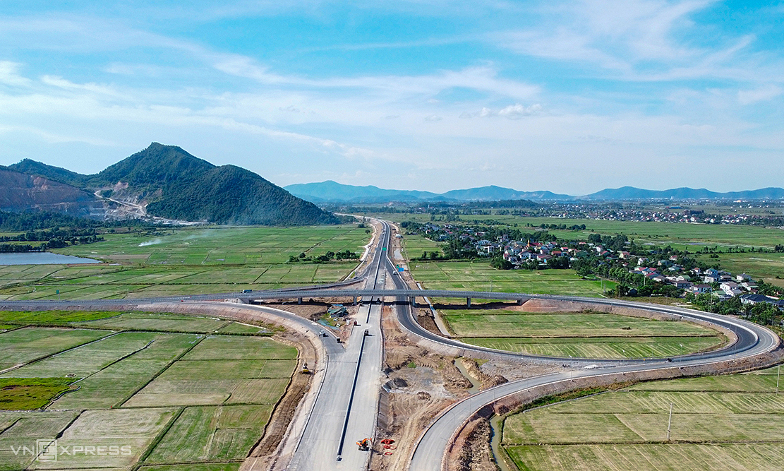 Khởi công cao tốc Vinh - Thanh Thủy kết nối Việt Nam với Lào