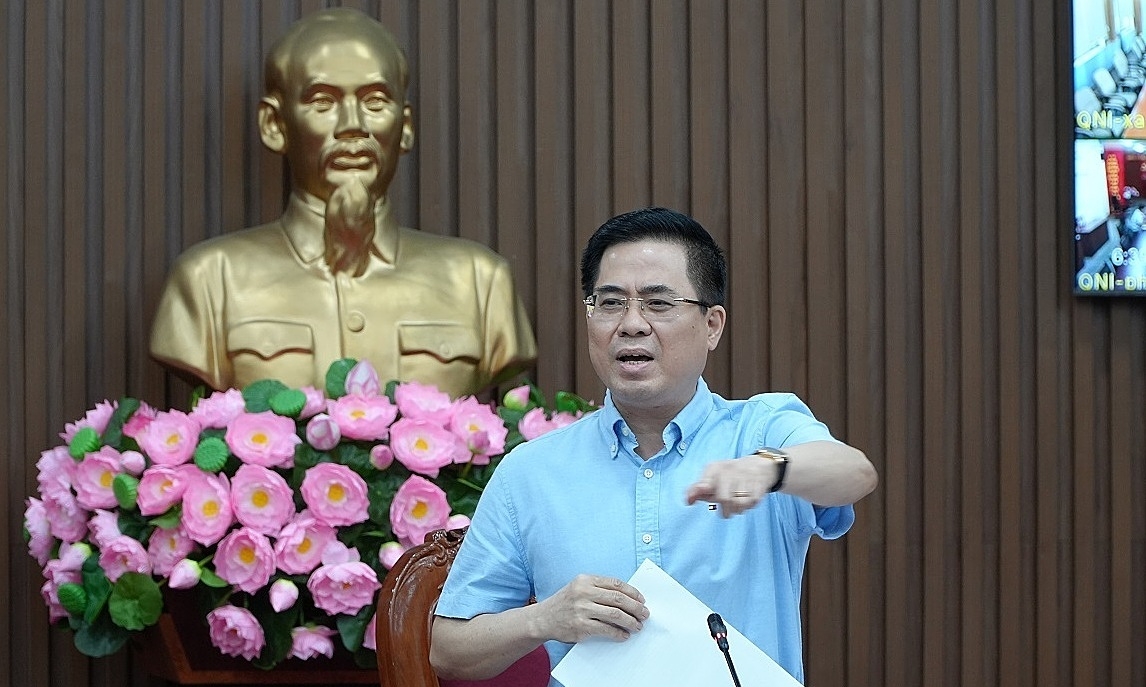 Chủ tịch Quảng Ngãi: Cán bộ 'tráng trứng đánh võng' kéo lùi năng lực cạnh tranh của tỉnh