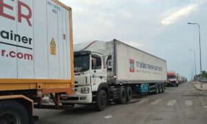 Hàng trăm container sầu riêng ùn ứ ở Đồng Nai do quá tải kiểm nghiệm