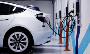 EU rót hơn 230 tỷ USD vào pin, xe điện để giảm phụ thuộc Trung Quốc