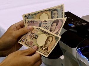 Nhật Bản có thể đã chi hơn 60 tỷ USD cứu đồng yen