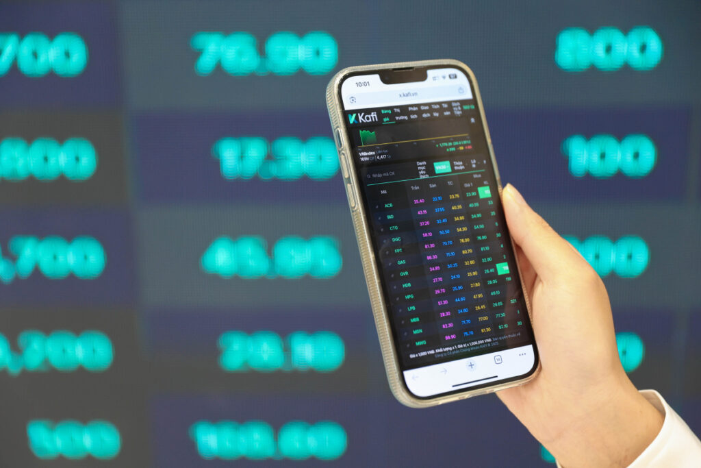 VN-Index đảo chiều sau nhịp giảm sốc