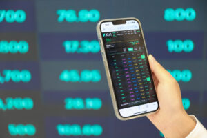 VN-Index đảo chiều sau nhịp giảm sốc
