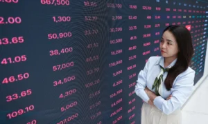 Lý do thanh khoản chứng khoán giảm sâu