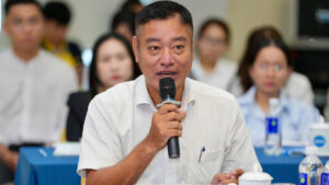 Vì sao người dân chưa sẵn sàng đổi sang xe điện?