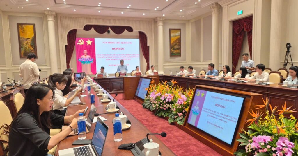 Công bố lệnh của Chủ tịch nước về Pháp lệnh Hợp nhất văn bản quy phạm pháp luật