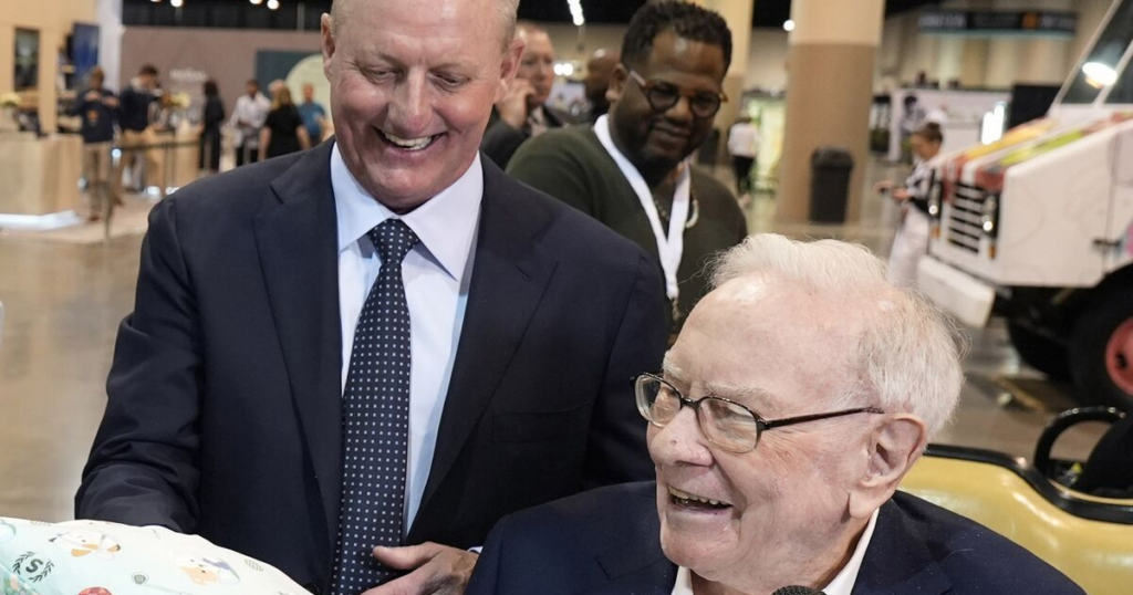 Berkshire Hathaway có thương vụ lớn đầu tiên dưới thời CEO mới