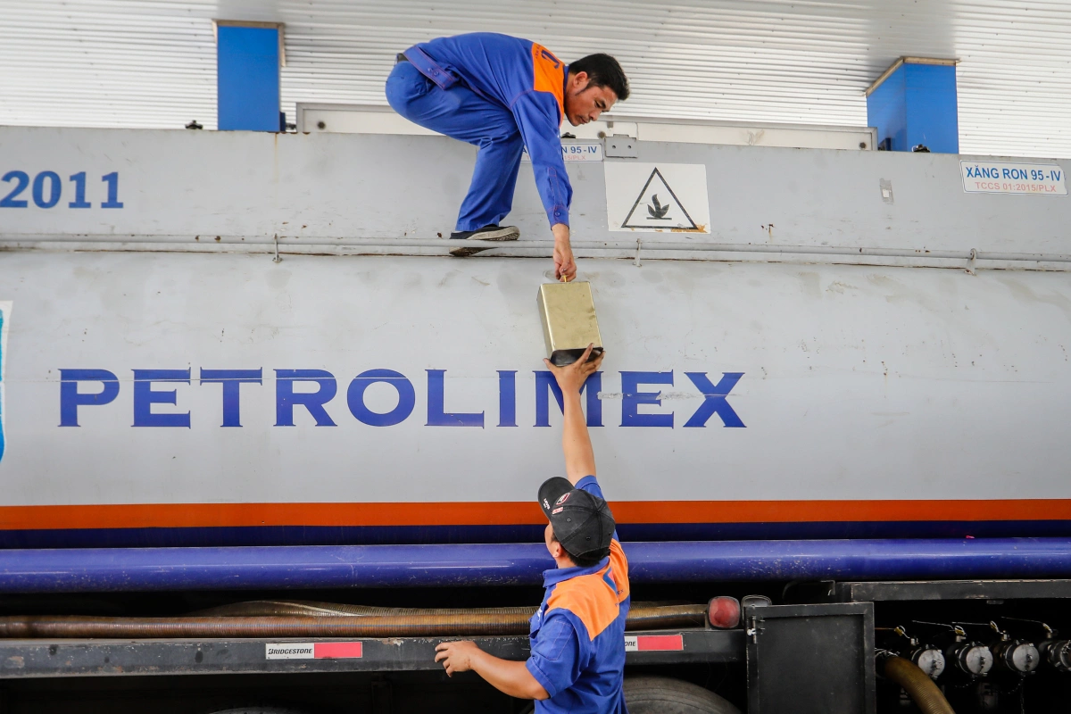 Petrolimex tính bán toàn bộ cổ phiếu quỹ