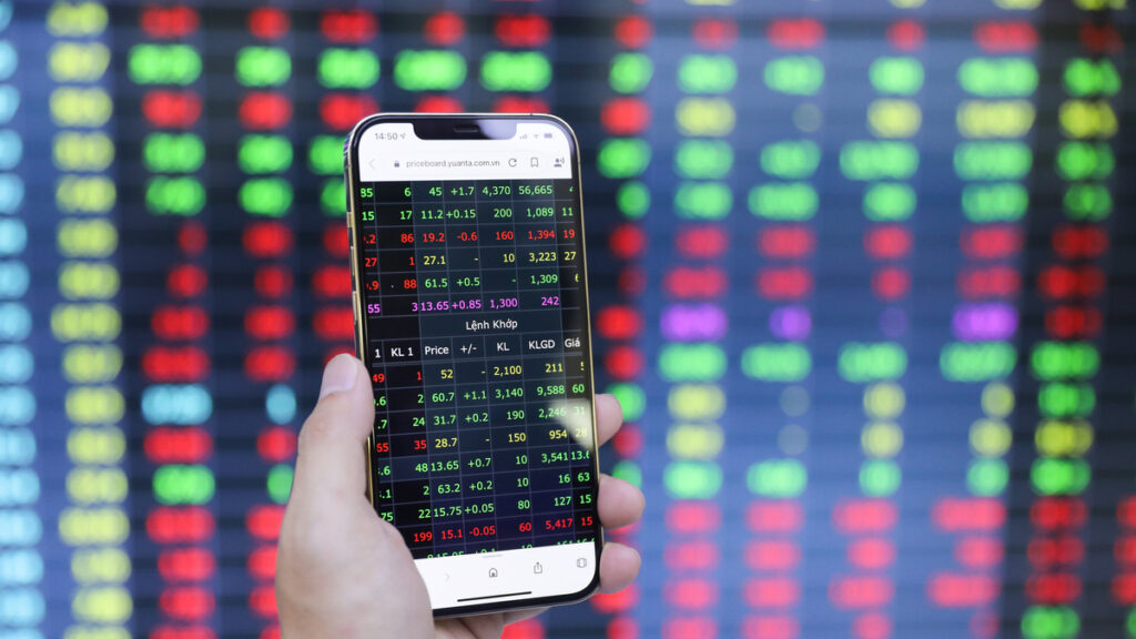 VN-Index tăng hơn 4% trong nửa đầu năm nay