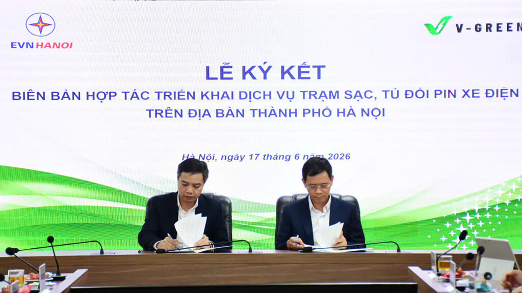 V-Green hợp tác EVN Hà Nội lắp 10.000 tủ đổi pin xe máy điện