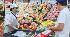 Cuộc đua kích cầu tiêu dùng của các doanh nghiệp bán lẻ đang diễn ra sôi động