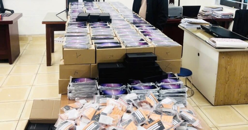 Tuyên Quang: Công an tỉnh triệt phá đường dây tiêu thụ hàng nghìn điện thoại Samsung giả