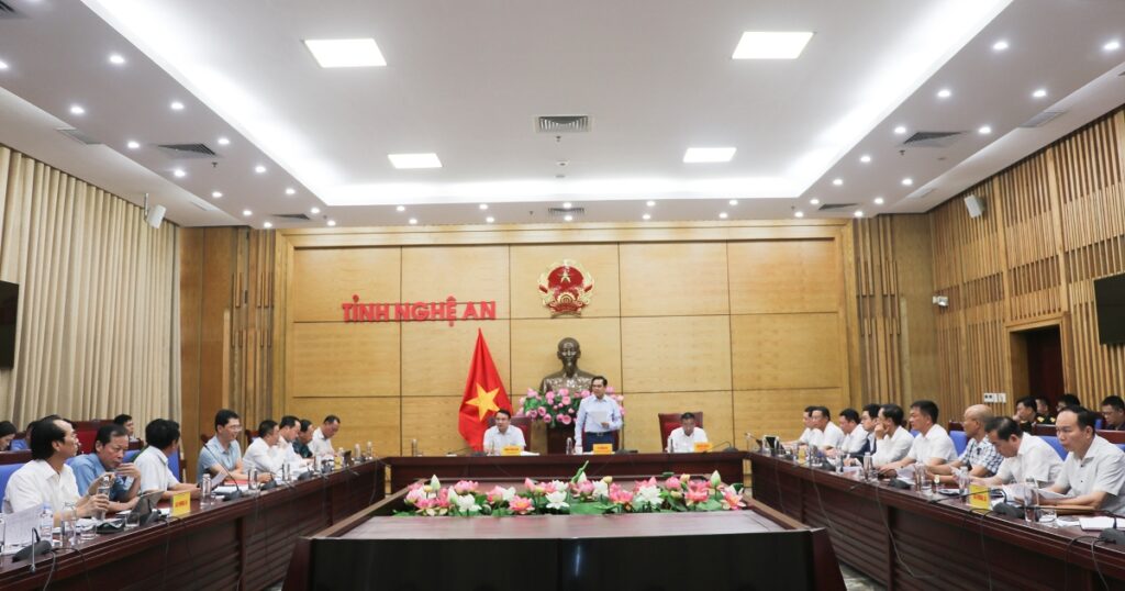 Nghệ An: Tập trung xử lý điểm nghẽn về mặt bằng, vật liệu và thủ tục đầu tư liên quan các dự án trọng điểm