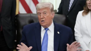 Ông Trump dọa áp thuế nhập khẩu 100% với nhiều nước
