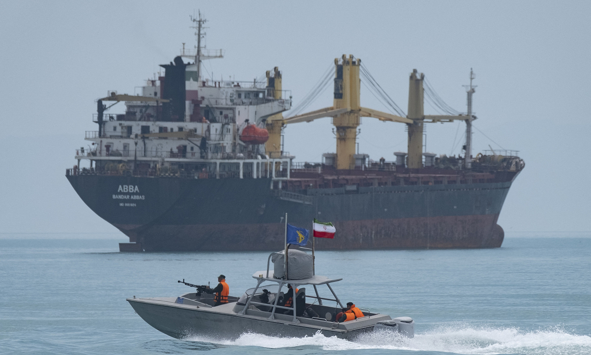 Xuất khẩu dầu của Iran thấp nhất 6 năm
