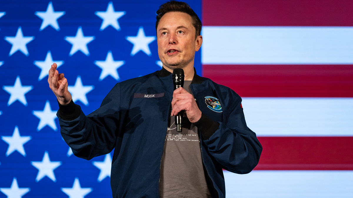 Đế chế kinh doanh khổng lồ của Elon Musk