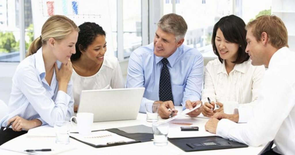 Hà Nội: Ủy quyền cấp xã giải quyết các thủ tục liên quan giấy phép cho lao động nước ngoài