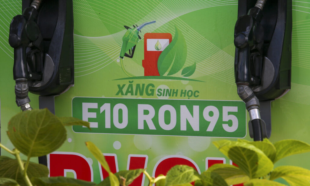Xăng E10 bán đại trà trên toàn quốc từ hôm nay