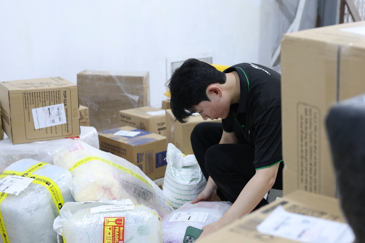Cách bưu cục J&T Cargo tối ưu vận chuyển hàng nặng hẻm nhỏ tại TP HCM