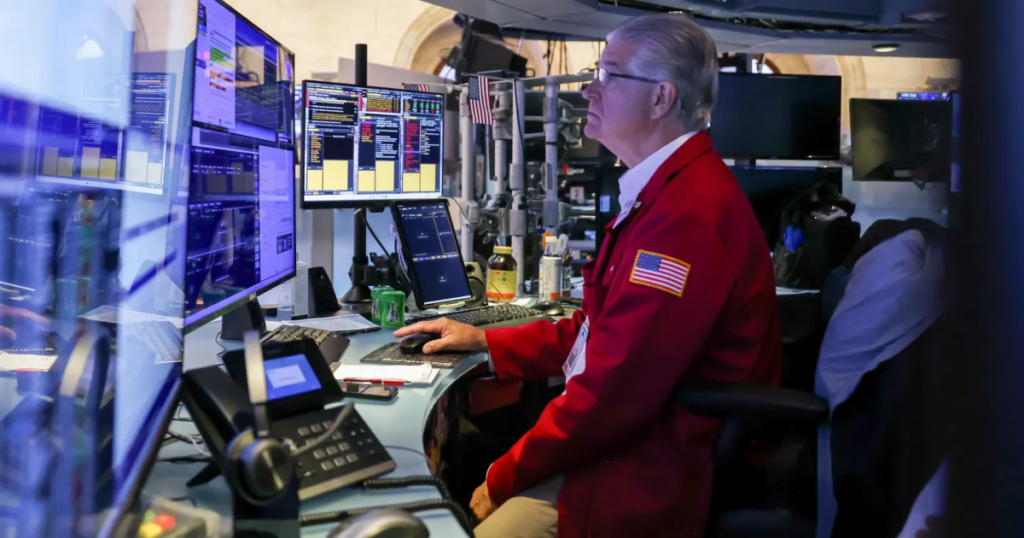 Nasdaq giảm liền 5 phiên, giá dầu thấp nhất từ trước chiến tranh