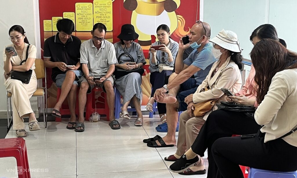 Giá vàng miếng giảm hơn 4 triệu đồng một lượng